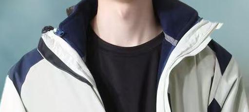 �ڑ����\�Ӻ��ճ������У�һ���๦���Ҍ��õ����ￂ�ǂ�����A��